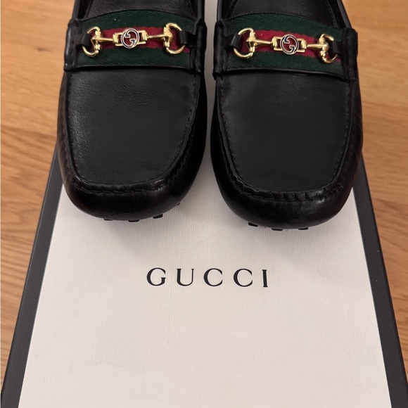 Gucci Black Leather Loafers with Gold and Green Accents - Picture 3 of 9
